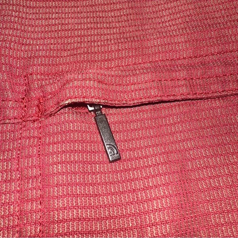 The North Face Mens Sz M Red Modal Blend Short Sleeve Button Down Shirt‎